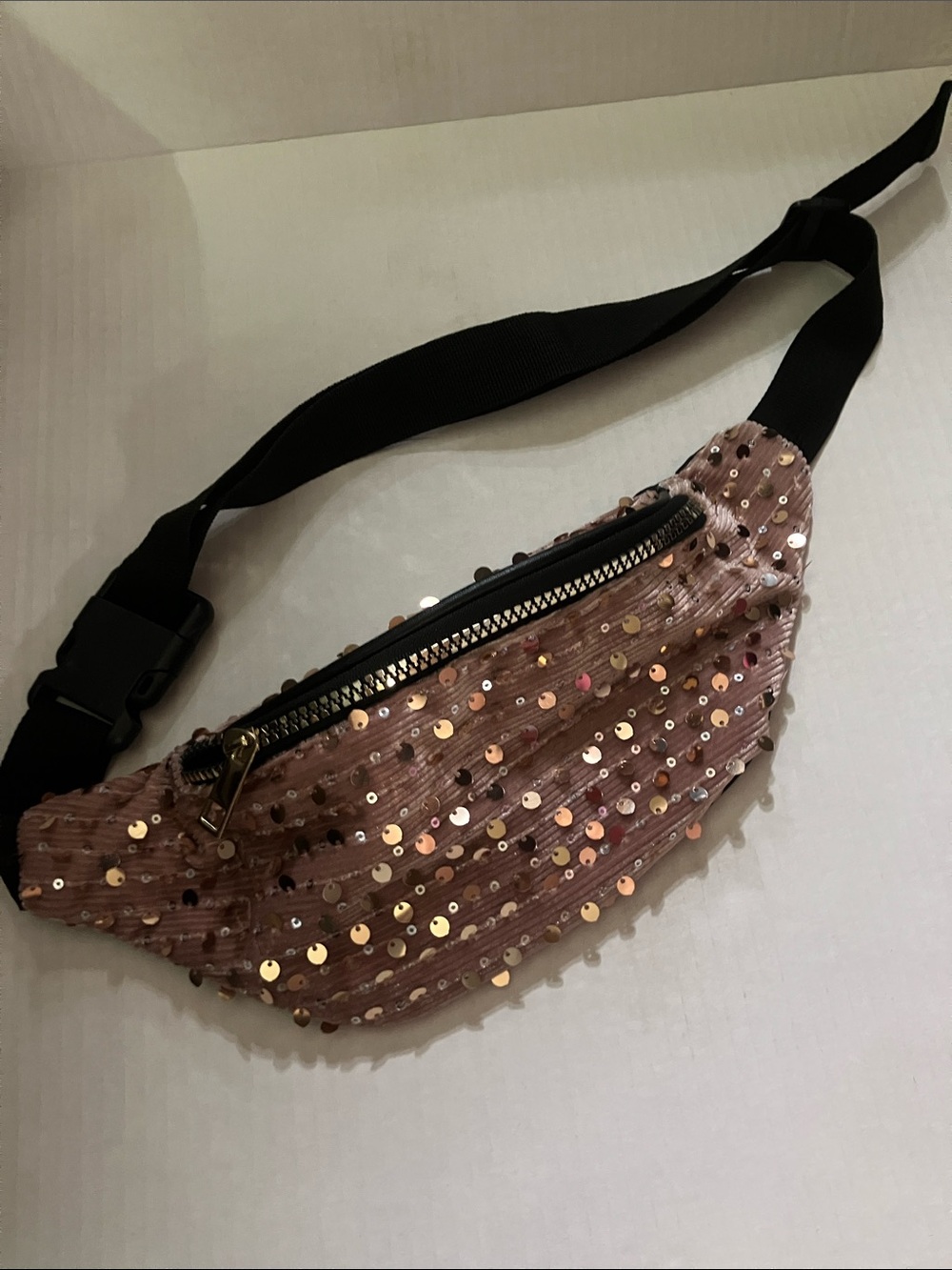 Sequin Pink Velvet Waist Bag - Stylish Hands-Free Fanny Pack